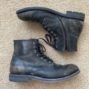 Men’s Frye Bowery Lace Up boot size 10.5 in distressed black. Barely worn.